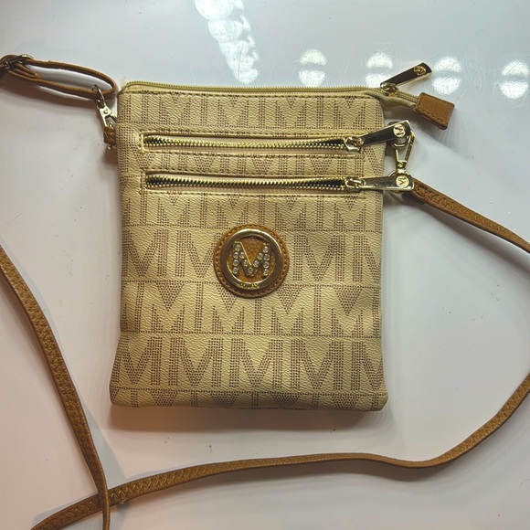 Michael Kors purse - Picture 1 of 2